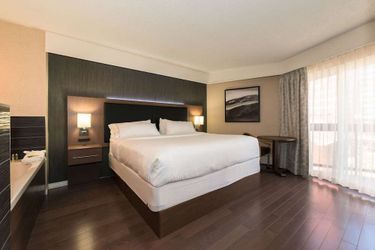 Hotel Holiday Inn Express Edmonton Downtown (.):  EDMONTON