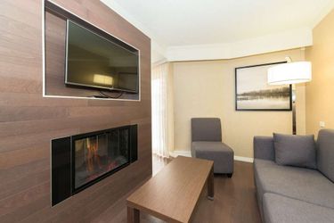 Hotel Holiday Inn Express Edmonton Downtown (.):  EDMONTON