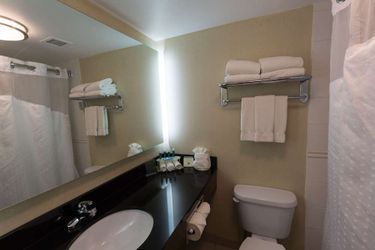 Hotel Holiday Inn Express Edmonton Downtown (.):  EDMONTON