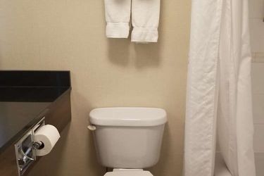 Hotel Holiday Inn Express Edmonton Downtown (.):  EDMONTON
