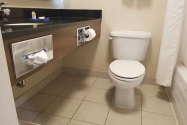 Hotel Holiday Inn Express Edmonton Downtown (.):  EDMONTON