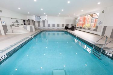 Hotel Holiday Inn Express Edmonton Downtown (.):  EDMONTON