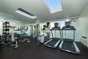 Hotel Holiday Inn Express Edmonton Downtown (.):  EDMONTON