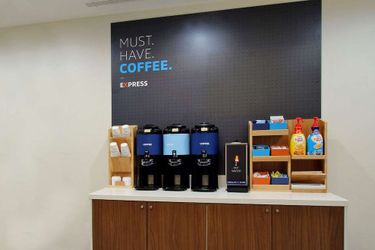Hotel Holiday Inn Express Edmonton Downtown (.):  EDMONTON