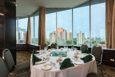 Hotel Holiday Inn Express Edmonton Downtown (.):  EDMONTON
