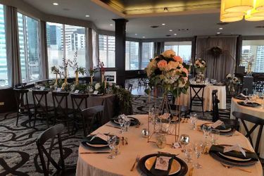 Hotel Holiday Inn Express Edmonton Downtown (.):  EDMONTON