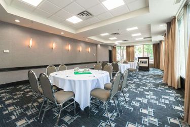 Hotel Holiday Inn Express Edmonton Downtown (.):  EDMONTON