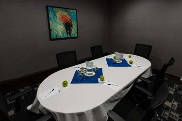 Hotel Holiday Inn Express Edmonton Downtown (.):  EDMONTON