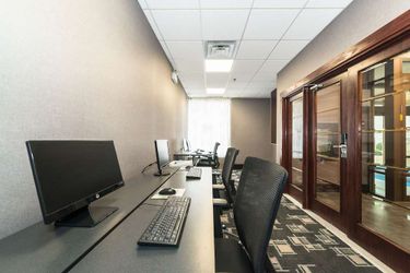 Hotel Holiday Inn Express Edmonton Downtown (.):  EDMONTON