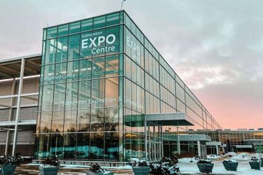 Hotel Holiday Inn Express Edmonton Downtown (.):  EDMONTON