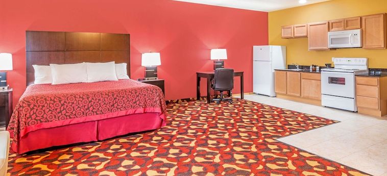 Hotel Days Inn & Suites By Wyndham El Dorado:  EL DORADO (KS)