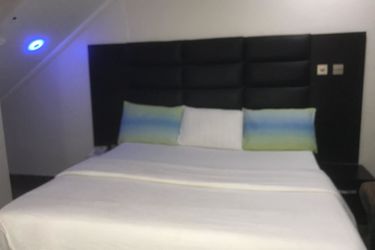 Hotel Ritz-Carinton Suites Enugu: Photo 