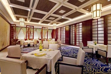 Hotel Howard Johnson By Wyndham Parkview Plaza Erdos Erdos: Photo 