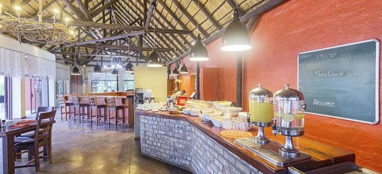 Hotel Hobatere Lodge:  ETOSHA NATIONAL PARK