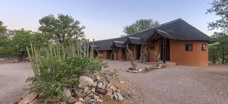 Hotel Hobatere Lodge:  ETOSHA NATIONAL PARK