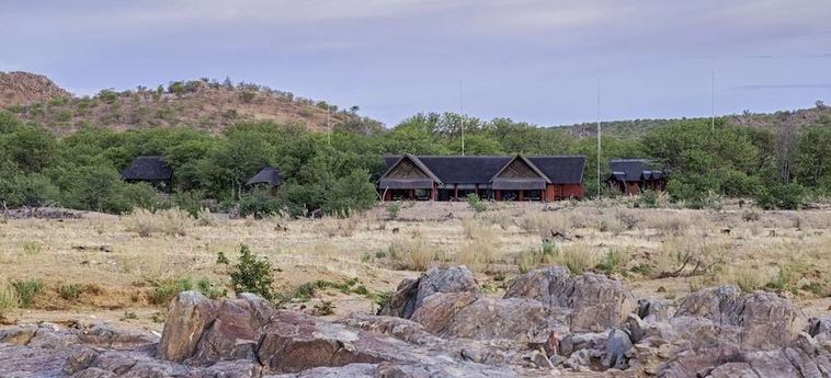 Hotel Hobatere Lodge:  ETOSHA NATIONAL PARK
