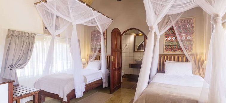 Hotel Hobatere Lodge:  ETOSHA NATIONAL PARK