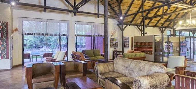 Hotel Hobatere Lodge:  ETOSHA NATIONAL PARK