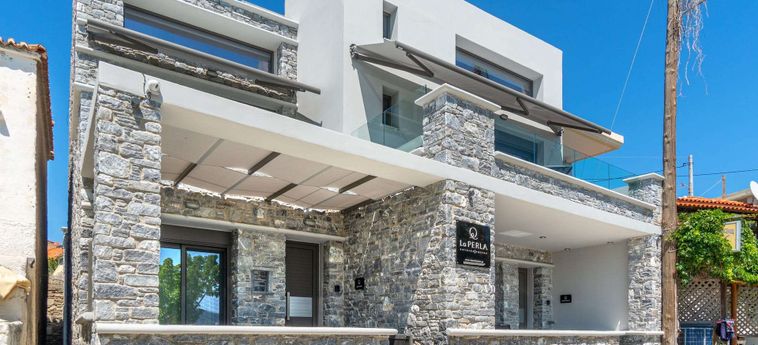 Hotel La Perla | Petries Suites Eubee : Photo 