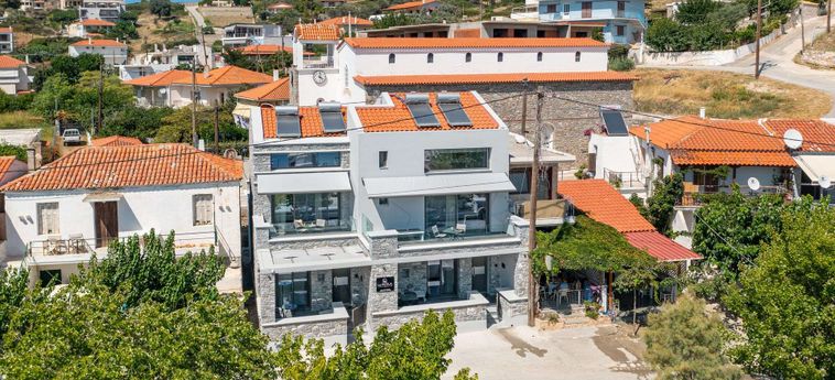 Hotel La Perla | Petries Suites Eubee : Photo 