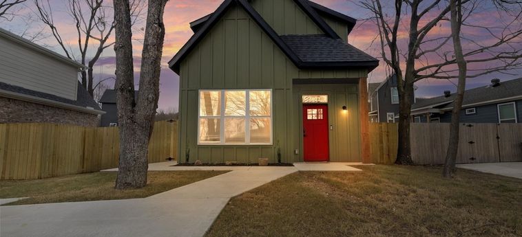 SCARLET COTTAGE 3 BEDROOM HOME BY REDAWNING 0 Stelle