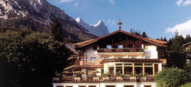 Hotel Alpenkrone:  FILZMOOS