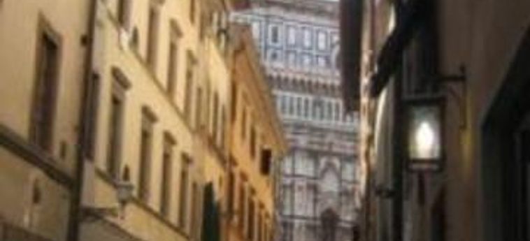 Hotel Relais Il Campanile Al Duomo:  FLORENCE