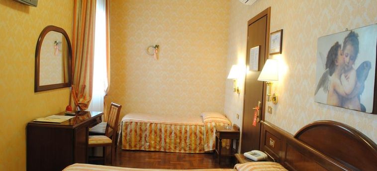 Hotel Boccaccio:  FLORENCIA