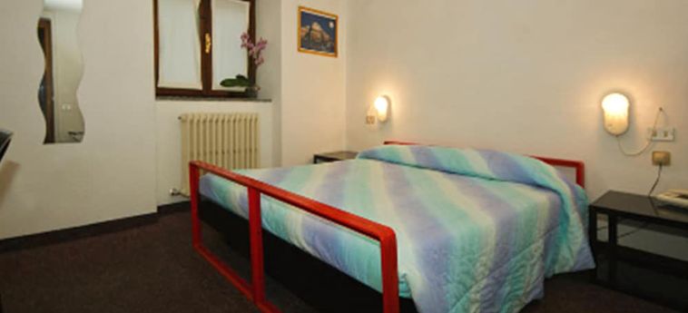 HOTEL RODODENDRO 3 Stelle