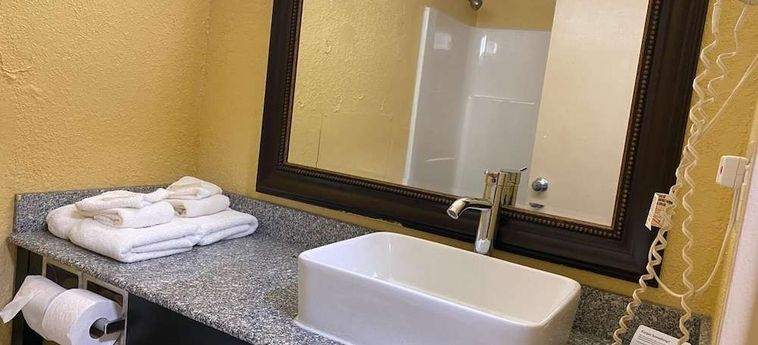 Hotel Super 8 By Wyndham Fort Wayne Fort Wayne (In): Photo 