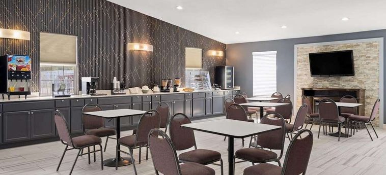 Hotel Super 8 By Wyndham Fort Wayne Fort Wayne (In): Photo 