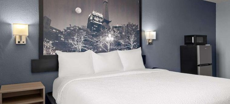 Hotel Super 8 By Wyndham Fort Wayne Fort Wayne (In): Photo 