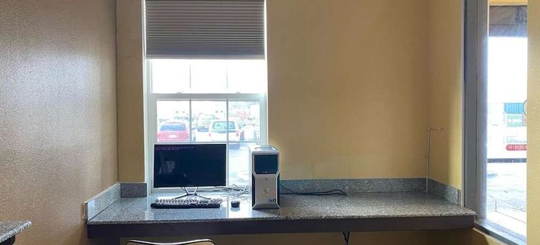 Hotel Super 8 By Wyndham Fort Wayne Fort Wayne (In): Photo 