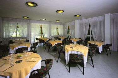 Hotel La Bussola:  FORTE DEI MARMI - LUCCA