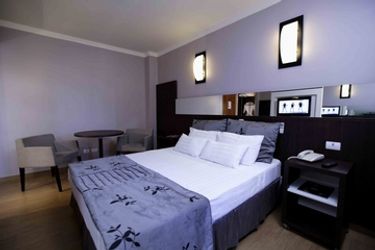 Hotel Nadai Confort:  FOZ DO IGUACU