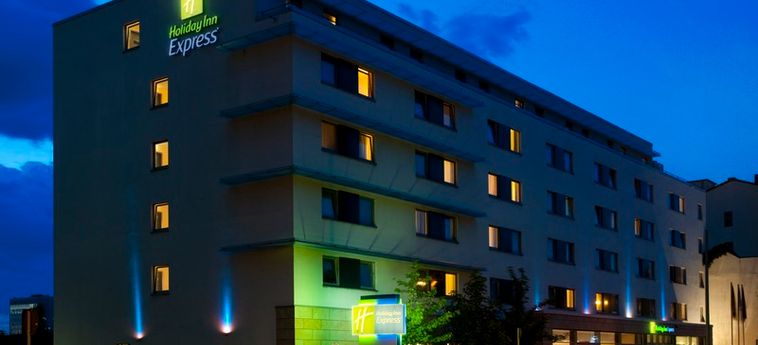 Hotel Holiday Inn Express Frankfurt Messe:  FRANCFORT