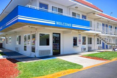 Hotel Motel 6 Fresno - Blackstone South 1325:  FRESNO (CA)