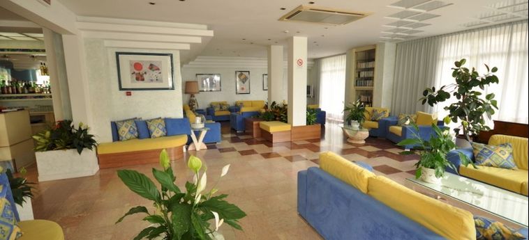 Hotel Losanna Gabicce Mare:  GABICCE MARE - PESARO URBINO