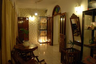 New Old Dutch House:  GALLE