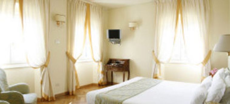 Hotel La Vittoria:  GARDASEE
