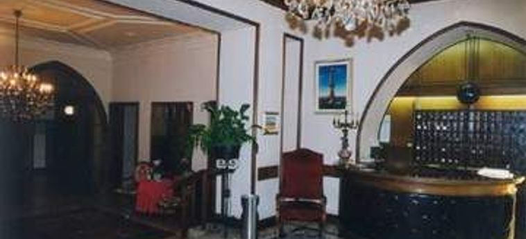 Clarion Collection Hotel Astoria:  GENES