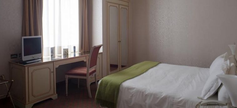 Hotel Nh Genova Centro:  GENES