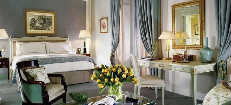 Four Seasons Hotel Des Bergues:  GENEVA