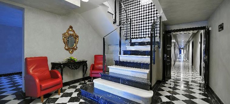Hotel Salles Aeroport Girona:  GERONE