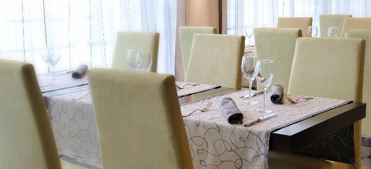 Hotel Salles Aeroport Girona:  GERONE