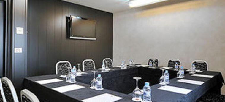 Hotel Salles Aeroport Girona:  GERONE