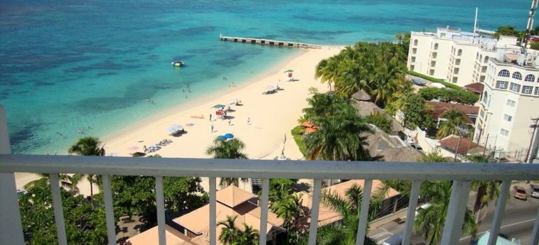 Hotel Sky Box Beach Suite At Montego Bay Club:  GIAMAICA