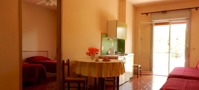 Hotel Residence Villa Collina:  GIARDINI NAXOS - MESSINA