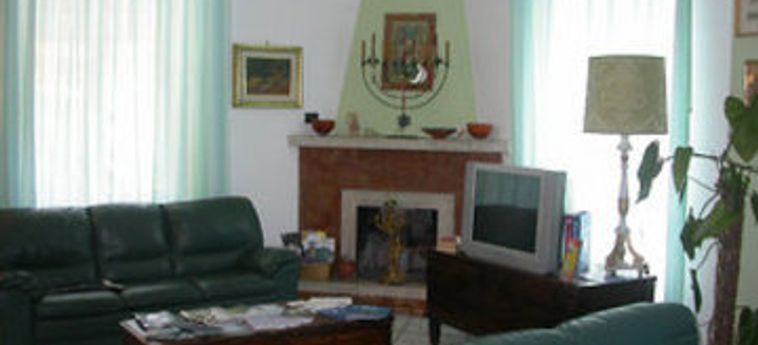 Hotel Villa Nefele:  GIARDINI NAXOS - MESSINA
