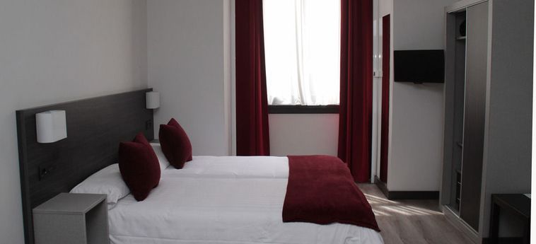 Hotel Apartamentos Capua:  GIJON